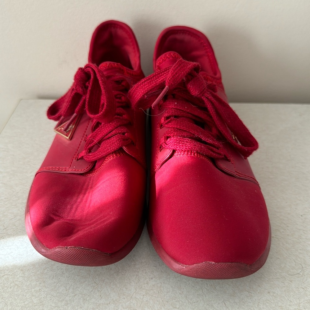 Red Guess tenis shoes